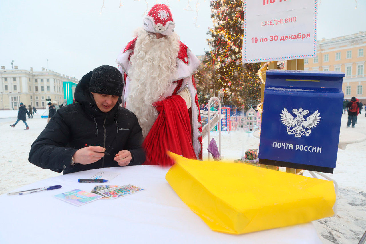 «Новогодняя почта» возвращается на Дворцовую площадь