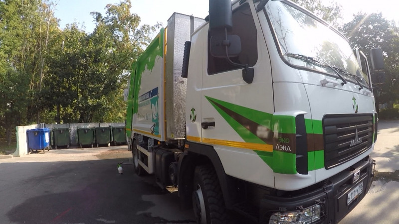 В Петербурге хотят отменить штрафы за вывоз мусора в «режим тишины»