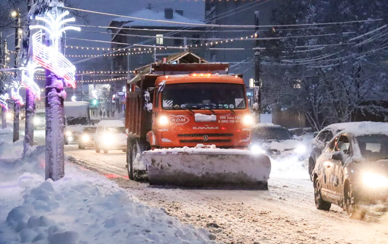 Почему Петербургу зимой нельзя обойтись без реагентов