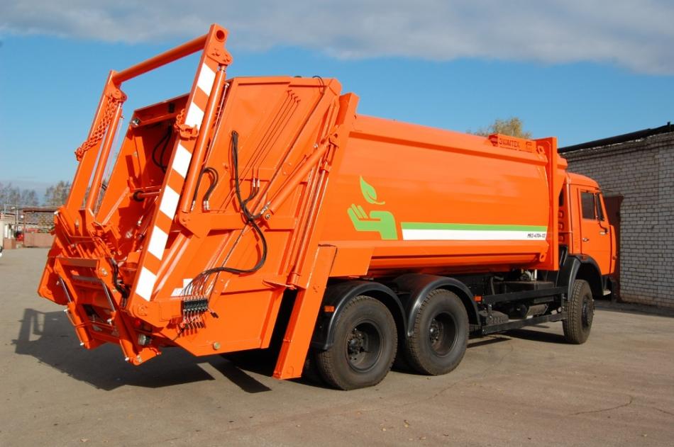 Регоператоров по вывозу мусора обяжут убирать контейнерные площадки